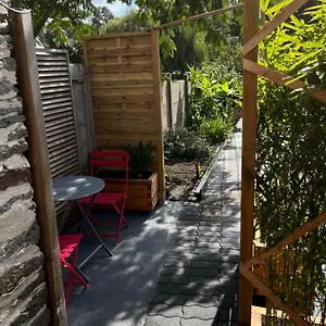  Hébergement de vacances - Et à Côté Coule Rivière